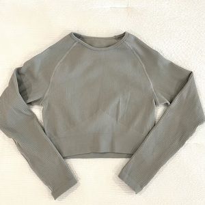 Long sleeve workout top